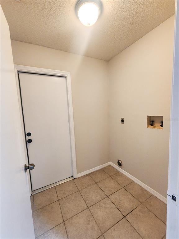 Building Photo - 9392 N Sandree Dr