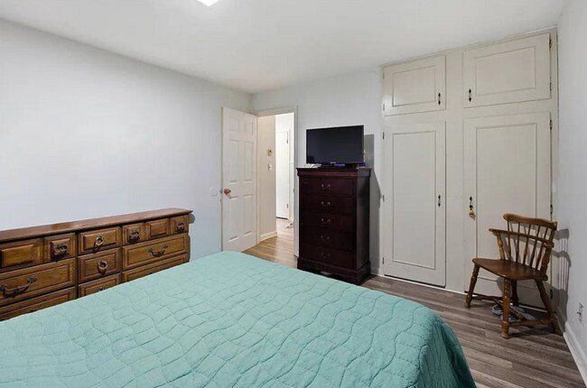 Building Photo - 2 Bed, 1 Bath Unit - Chanute KS