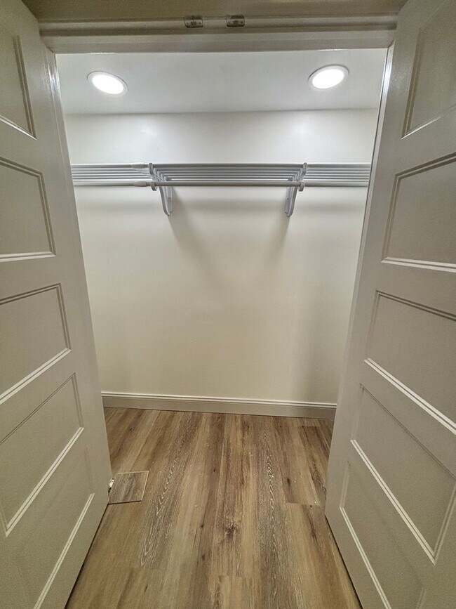 Building Photo - Newly Remodeled 3bd/1bth!!