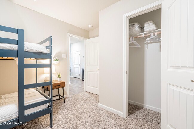 Building Photo - 407 Broussard Hl Dr