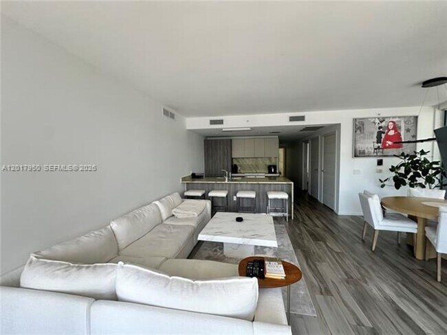 Building Photo - 801 S Miami Ave