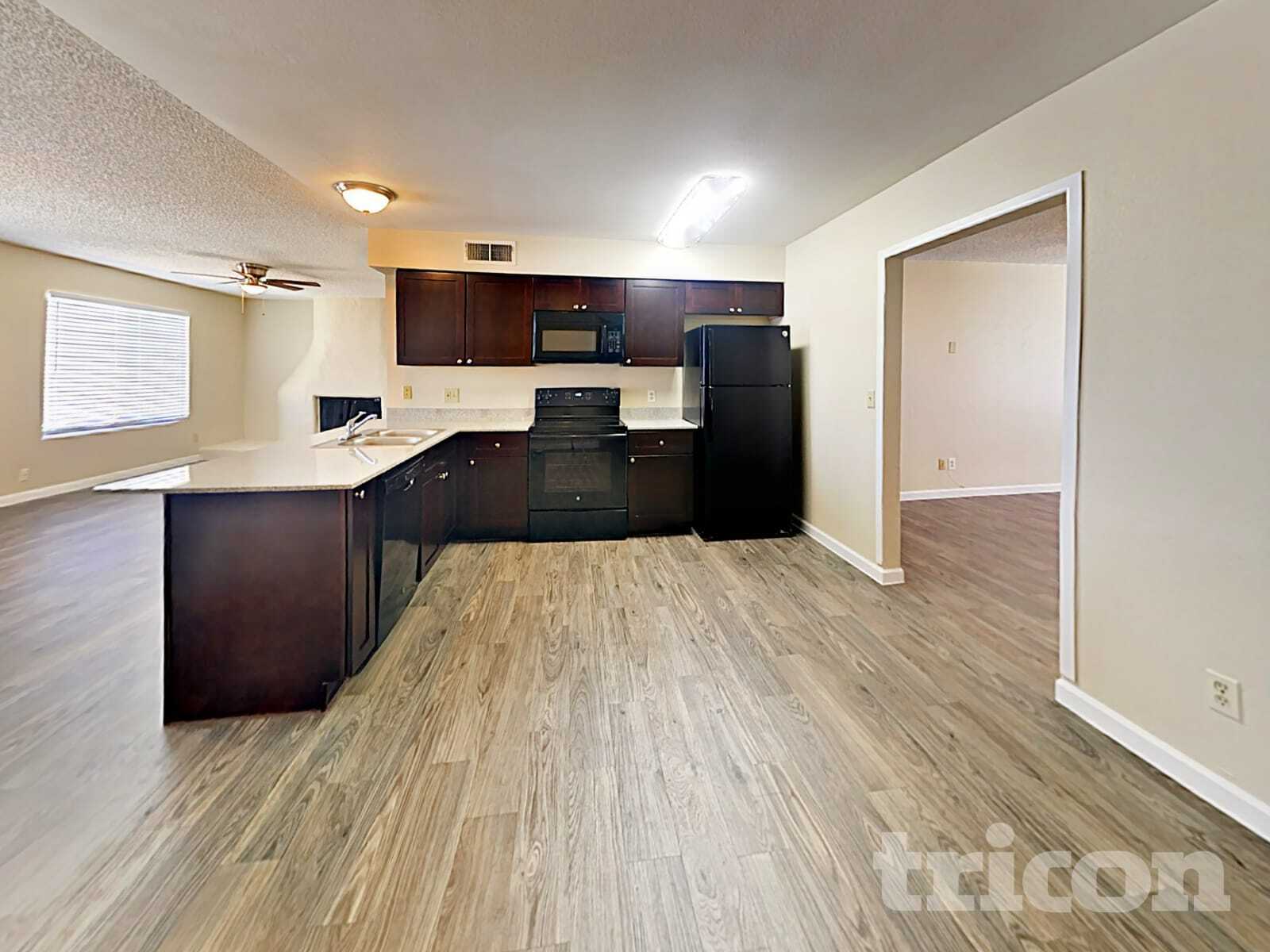 Building Photo - 904 W Yale Dr