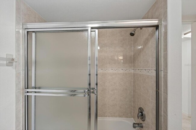 Building Photo - 5735 Gardens Dr