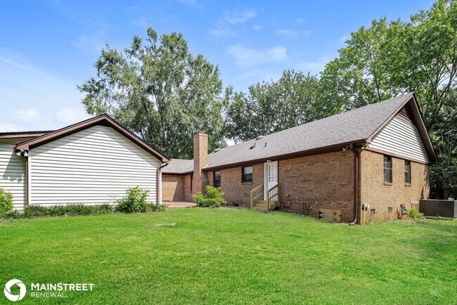 Building Photo - 23 HOLLY CREST CT, GREENSBORO, NC 27410