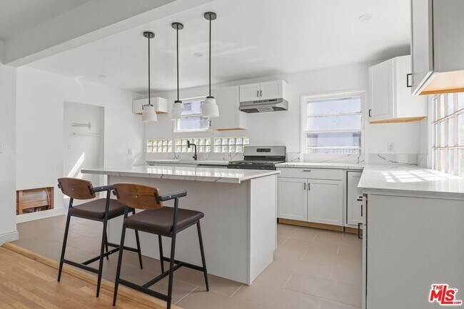 Building Photo - 4409 Victoria Park Dr