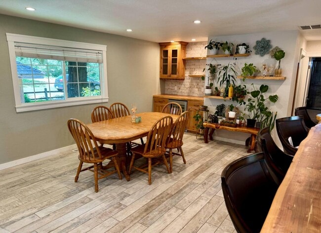 Building Photo - 224 Cotati Oaks Ct W