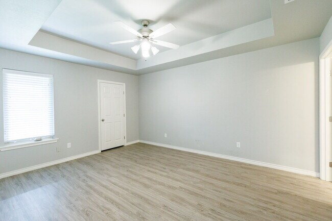 Building Photo - Beautiful Duplex in Shallowater