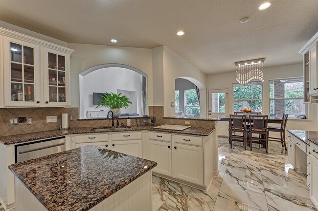 Building Photo - 18 Wyckham Cir