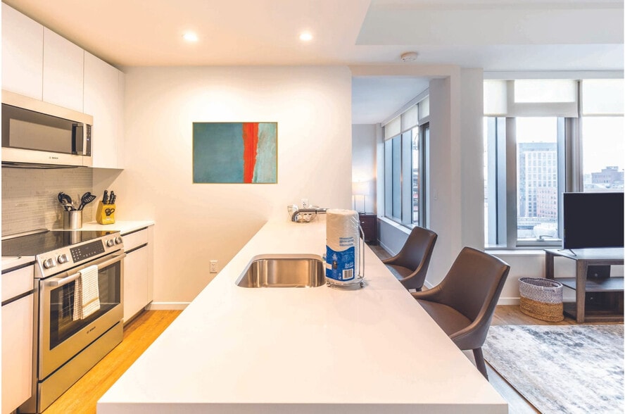 Building Photo - 131 Seaport Blvd