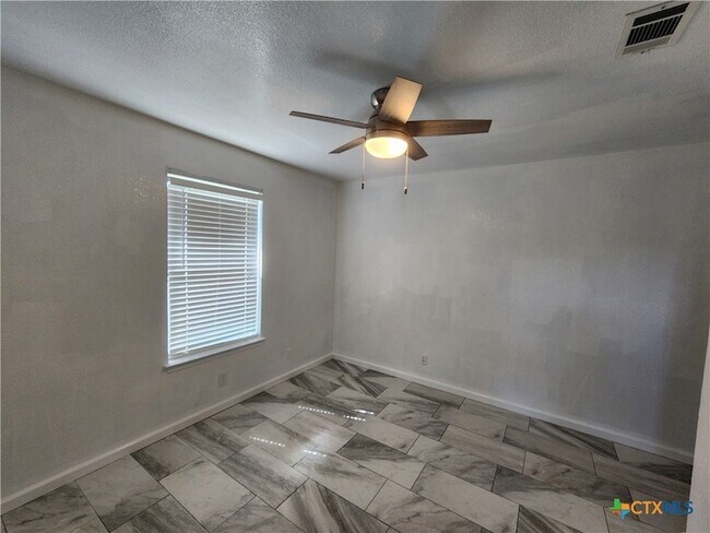 Building Photo - 4302 Neta Dr