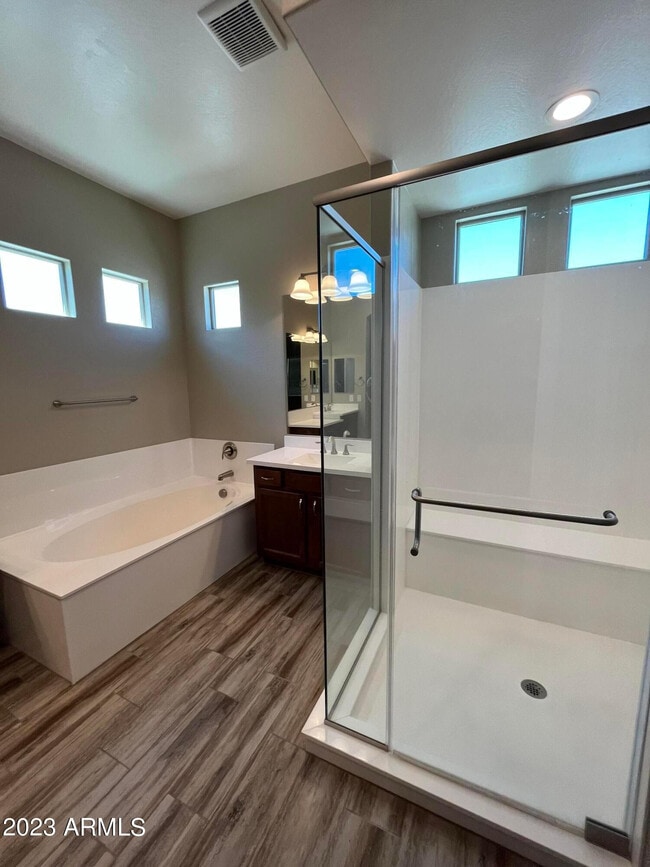 Building Photo - 4225 E Ronald St