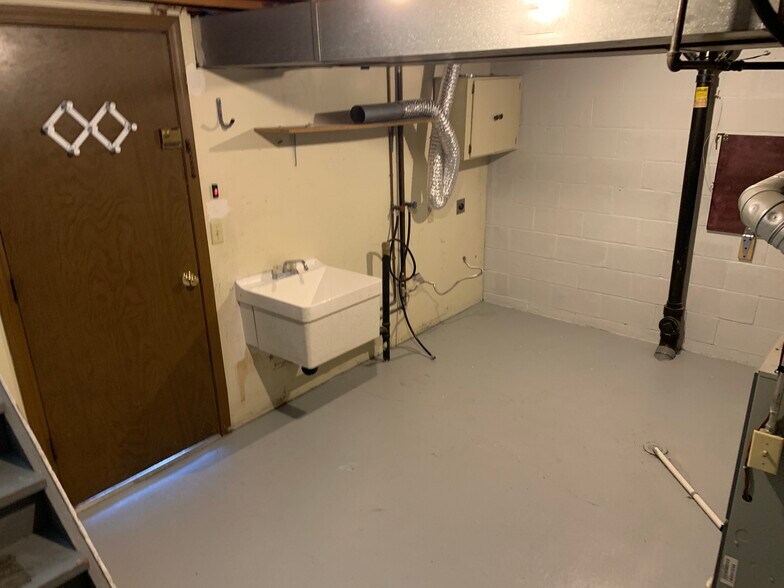 Utility Room - 7465 Seymour St NW