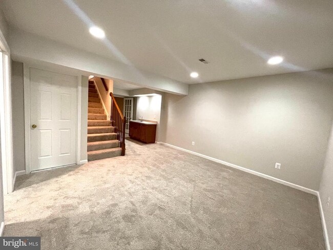 Building Photo - 7609 Dominion Dr