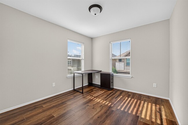 Building Photo - 4007 Delta Rose St