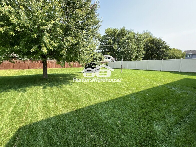 Building Photo - 1236 1st St