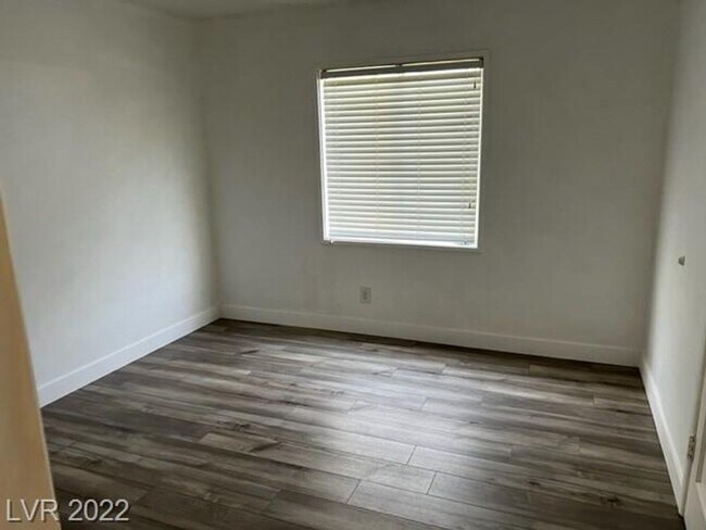 Building Photo - Charming 3-Bedroom Henderson Home with RV Parking!!