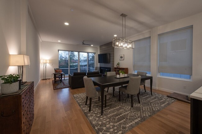 Building Photo - Immaculate, Kirkland Newer Construction - ...