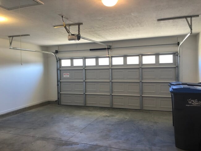 Building Photo - 3068 Ashley Lp