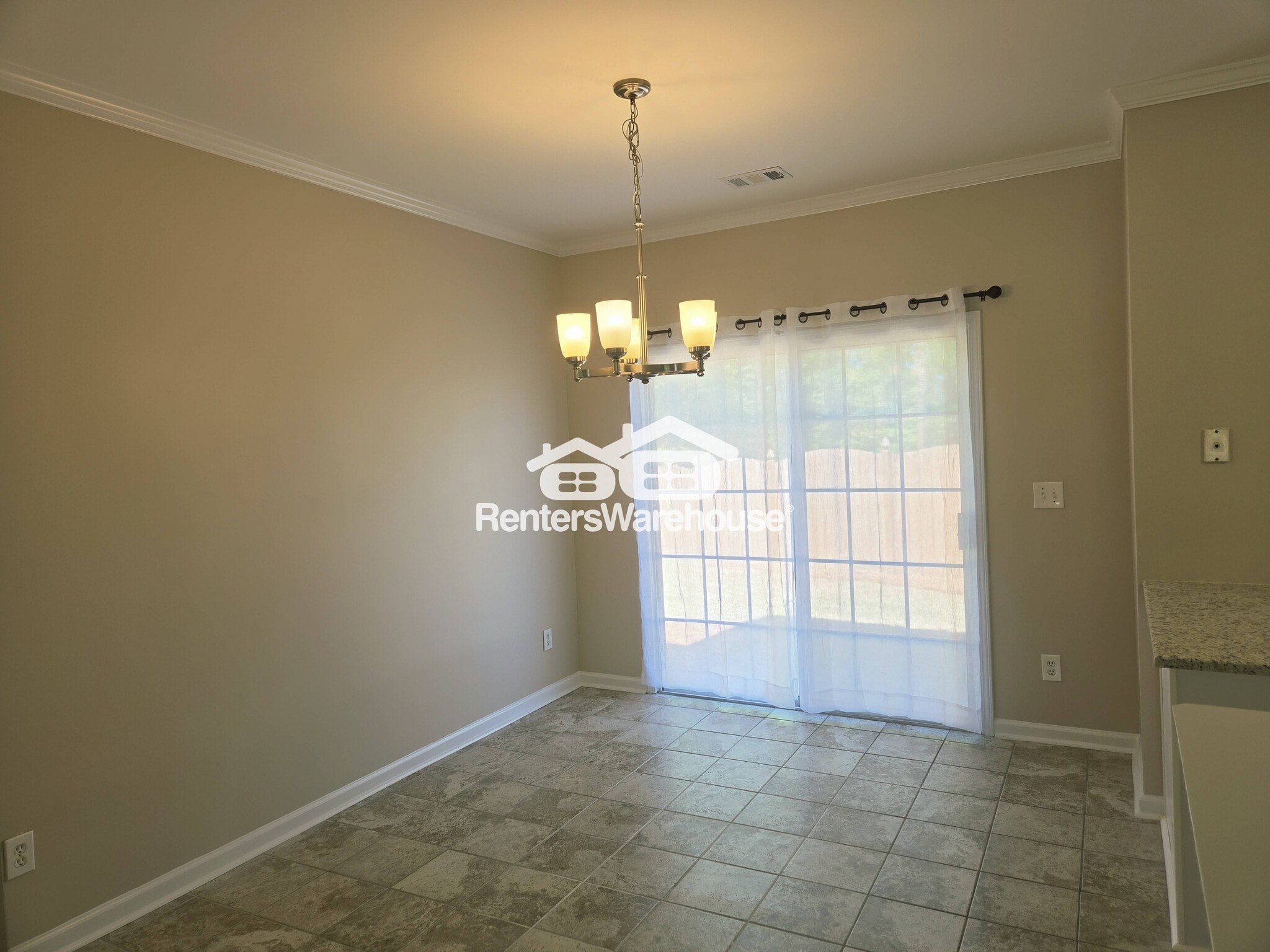 Building Photo - 57 Highoak Dr