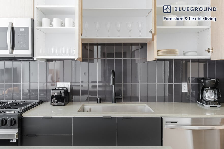 Building Photo - 350 Chastain Pl