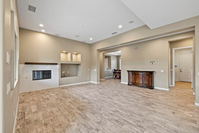 Building Photo - 113 Azzuro Dr
