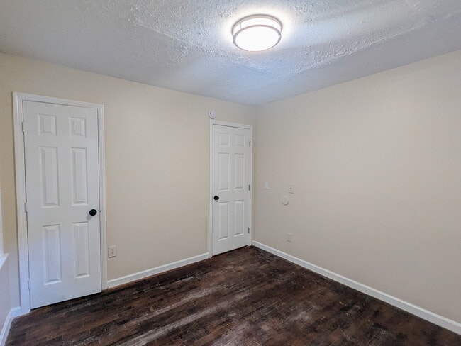 Building Photo - 2871 Marco Dr NW