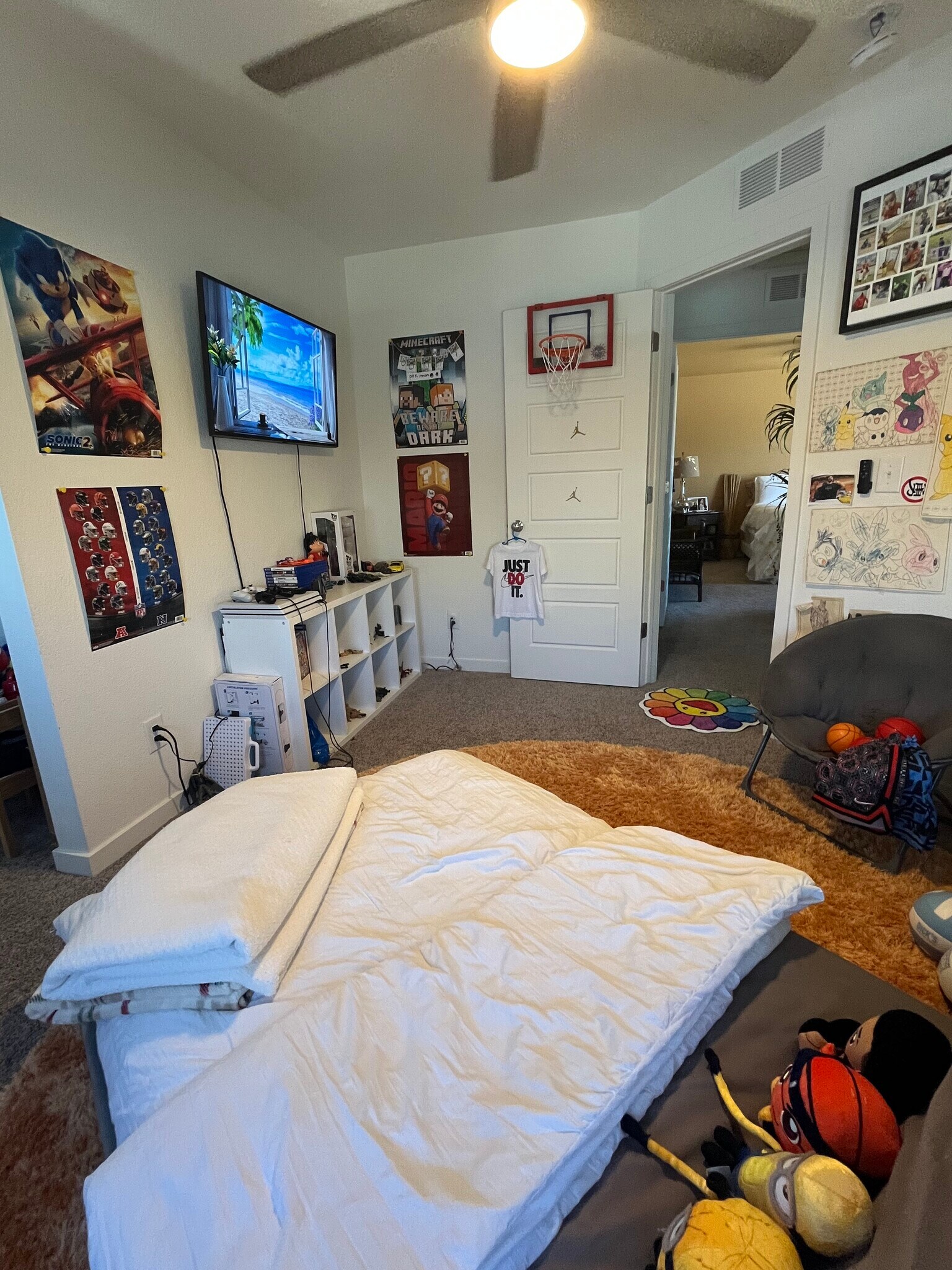 Bedroom 3 Interior + TV - 9642 Timberlake Loop