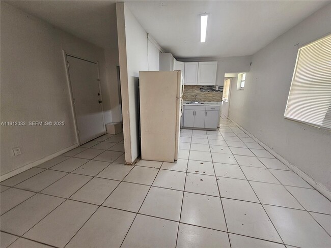 Building Photo - 1727 Fletcher St