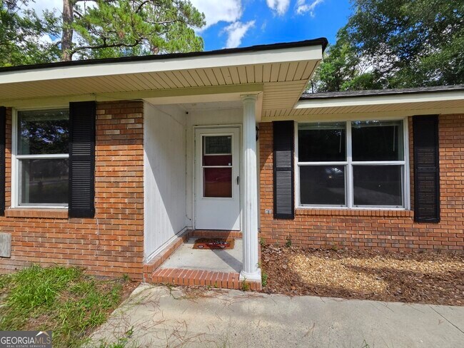 Building Photo - 504 Martha Dr