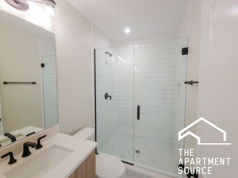 Building Photo - 2237 N Bissell St