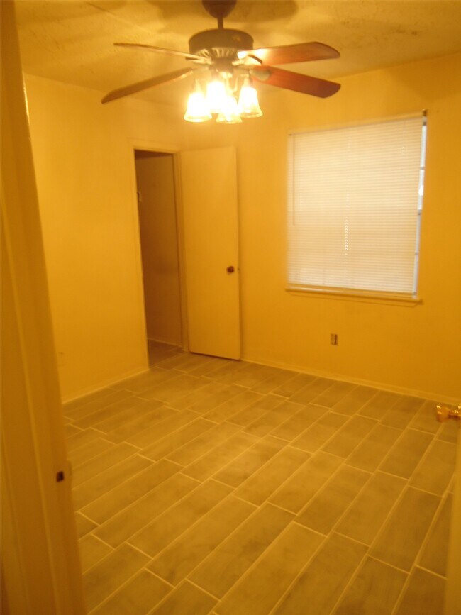 Building Photo - 7543 Andiron Cir