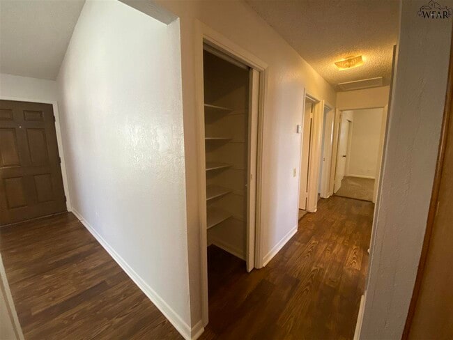Building Photo - 4133 Moffett Ave
