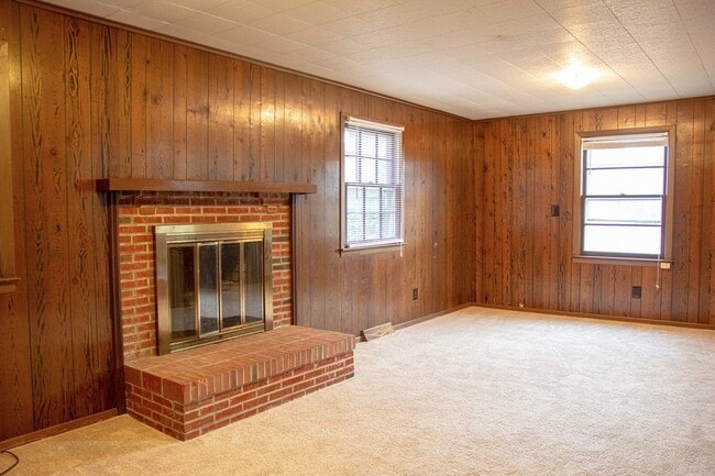Building Photo - 601 Parkway Blvd