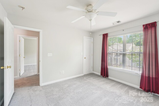 Building Photo - 14417 Laurel Tree Ln