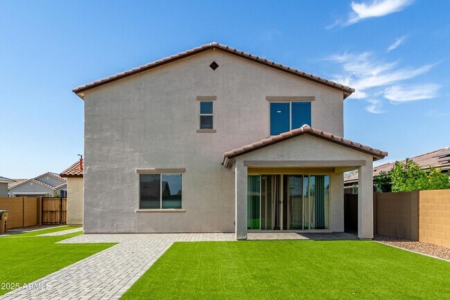 Building Photo - 17995 W Hilton Ave