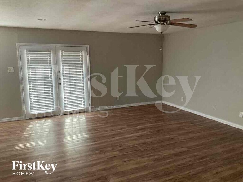 Building Photo - 1005 Loving Trail