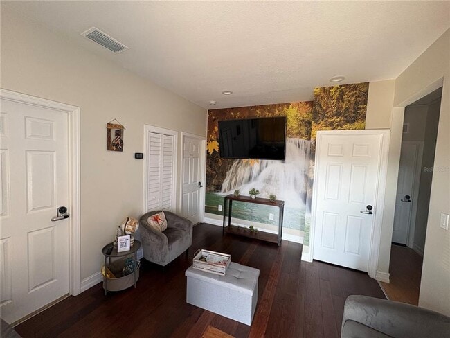 Building Photo - 6512 E 23rd Ave