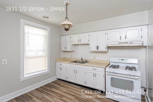 Building Photo - 3831 1/2 Upton-Upper
