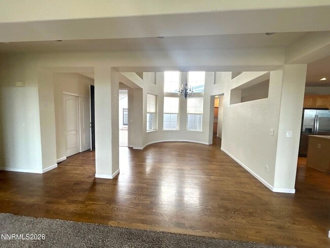 Building Photo - 3084 10 Mile Dr