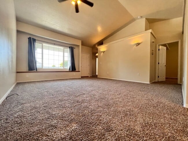 Building Photo - 8137 Waterfowl Ave