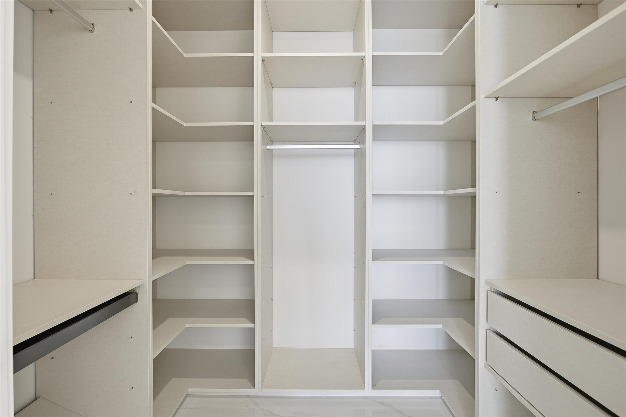 Building Photo - 700 NE 24th St