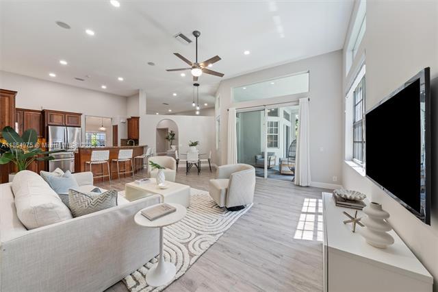 Building Photo - 3806 Oak Ridge Cir