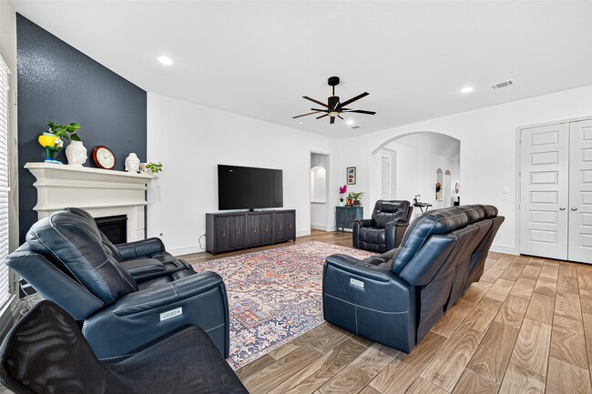 Building Photo - 3602 Lake Falls Dr