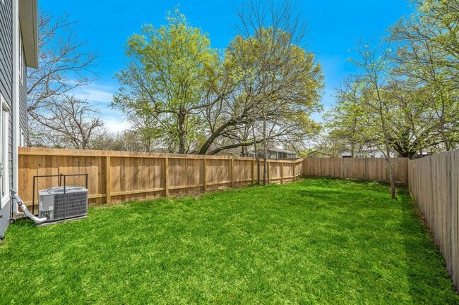 Building Photo - 4536 Sunflower St