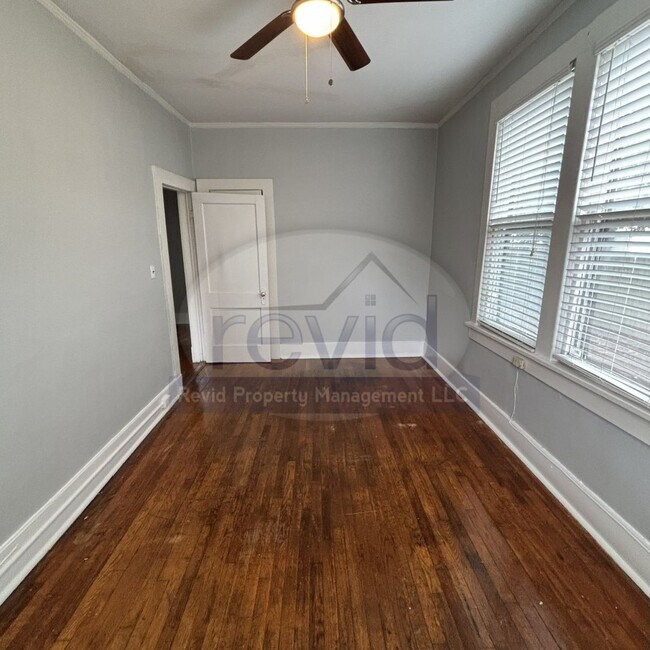 Building Photo - Move In Special! First Month Free!