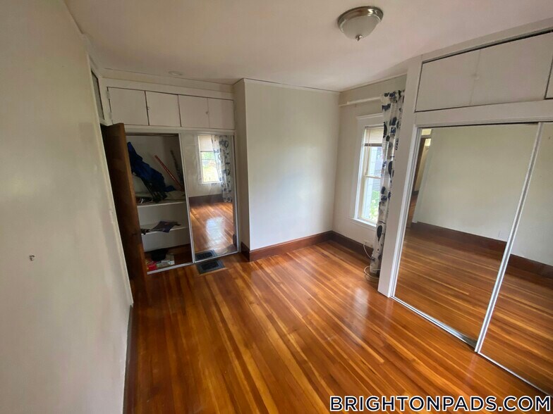 Building Photo - 56 Hobson St