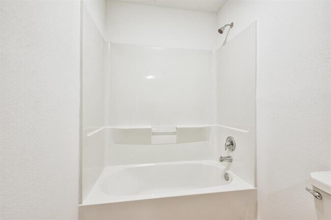 Building Photo - 21043 Longeni Dr