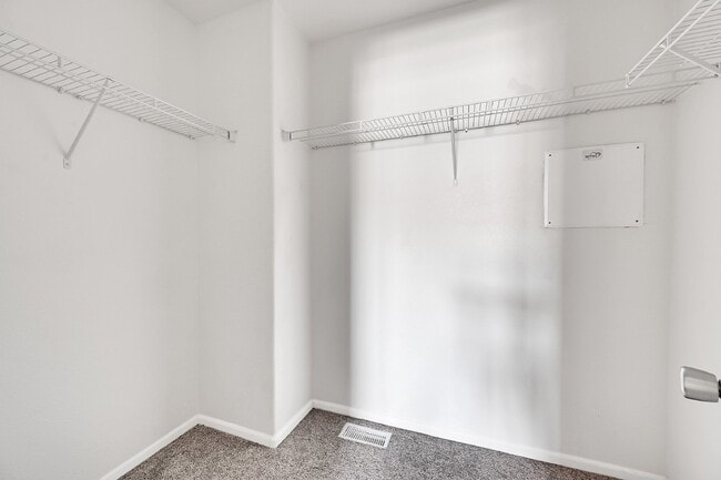 Building Photo - $1,850.00 - 2 Bedrooms, 2.5 Bathrooms Town...