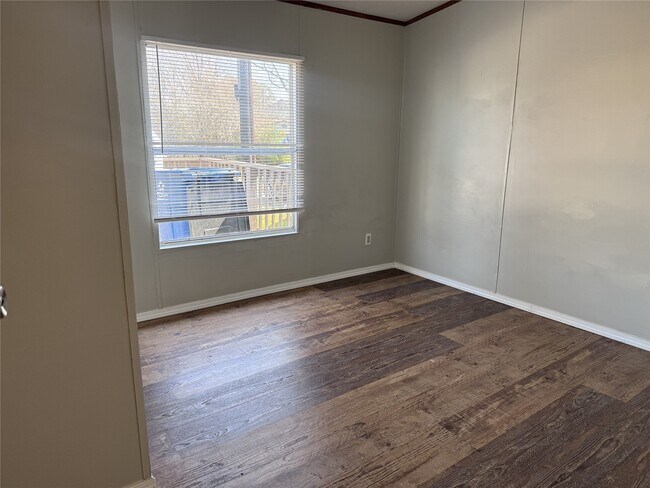 Building Photo - 218 Northlawn St