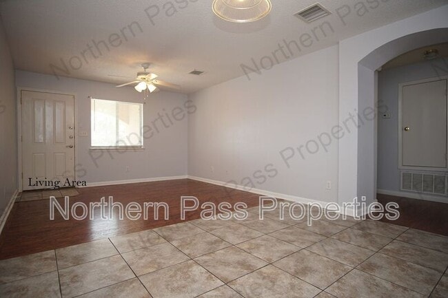 Building Photo - 3400 Blue Earth Ln